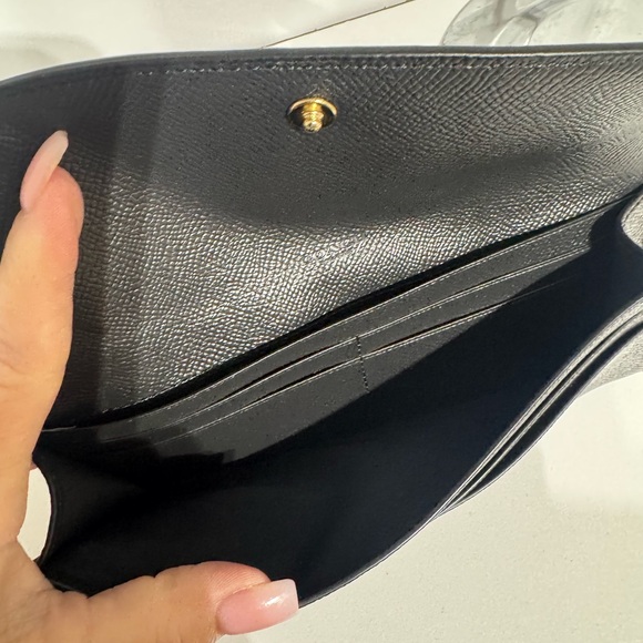 Sold - Picture 3 of 4